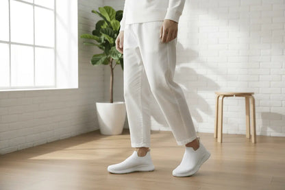 AllSeason FlyKnit Sneakers Black 40 TwinTilt Steel Pet Feeder